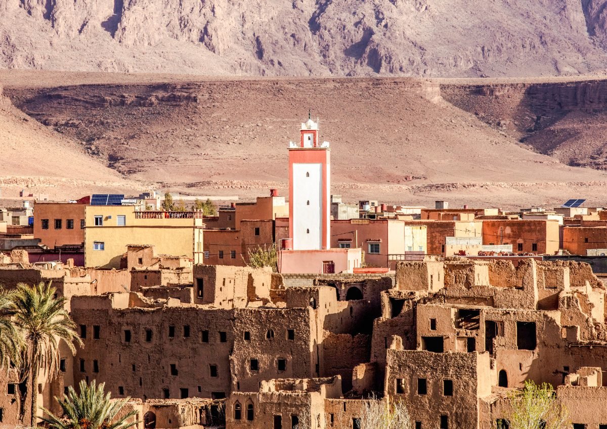 Esperienza Deserto Marocco Campo di Lusso nel Deserto nel deserto del Sahara marocchino vicino a Merzouga, tour ed escursioni in Marocco con Esplora il Marocco.