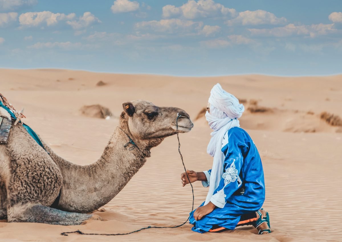 Tour Deserto Da Fes Campo di Lusso nel Deserto Tour Deserto Da Fes Campo di Lusso nel Deserto nel deserto del Sahara marocchino vicino a Merzouga, tour ed escursioni in Marocco con Esplora il Marocco.